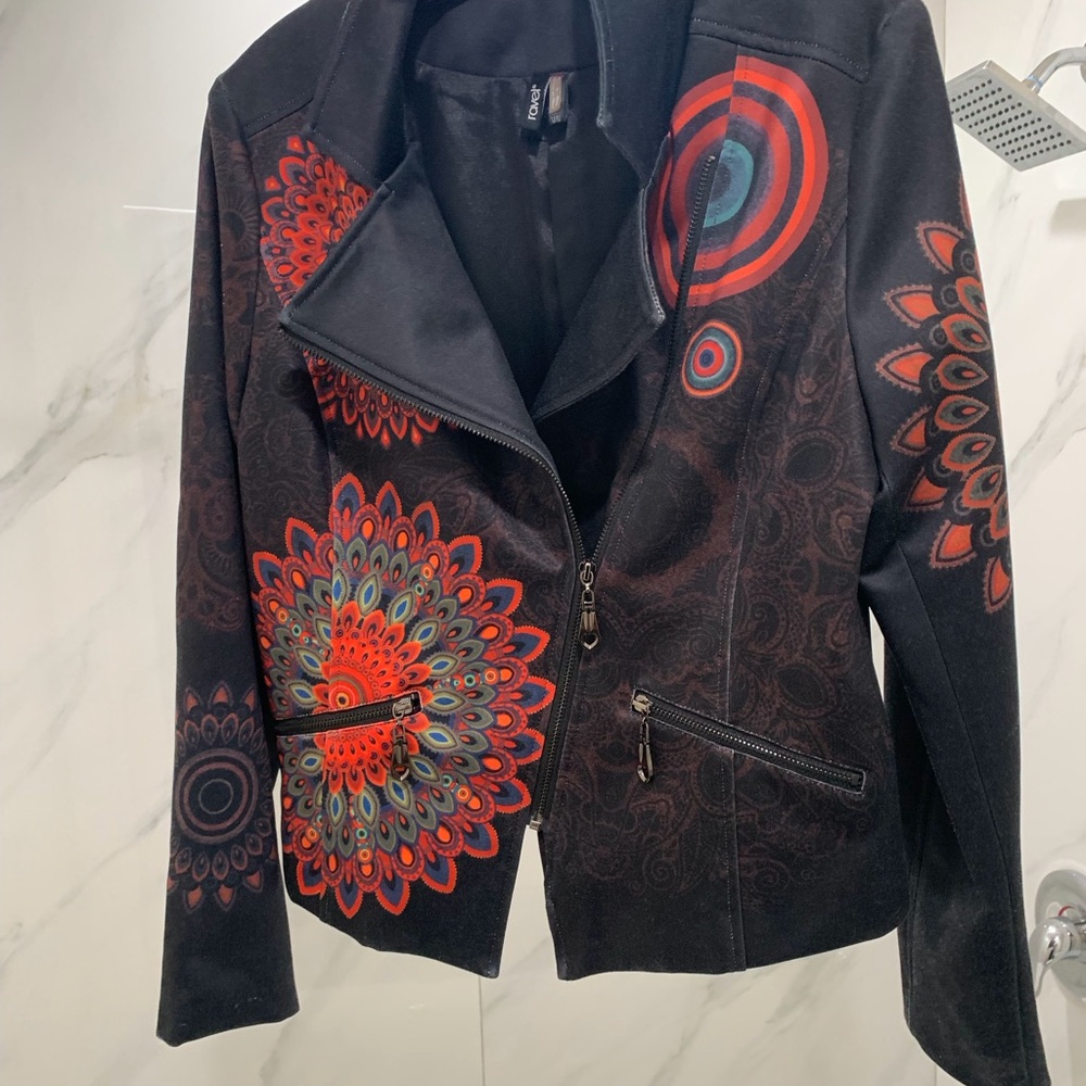 Ravel Women's Black Blazer with Red and Blue medallion print - Picture 16 of 16